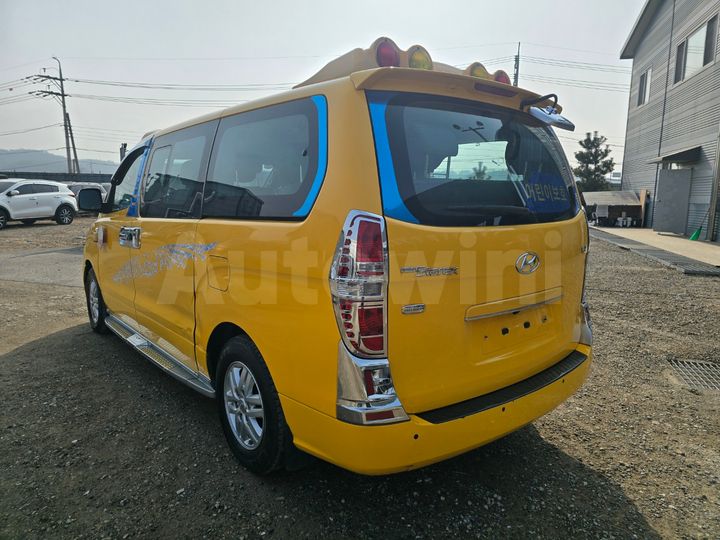 Hyundai Starex 2017 — 4
