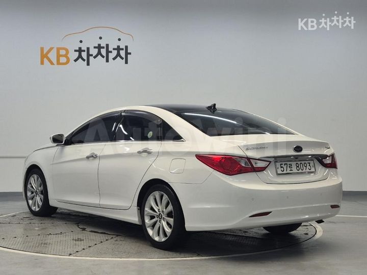 Hyundai Sonata 2011 — 2