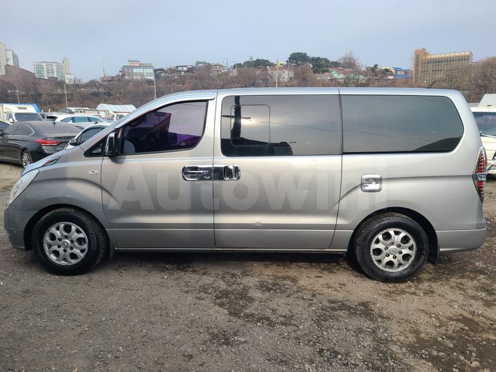 Hyundai Starex 2015 — 2