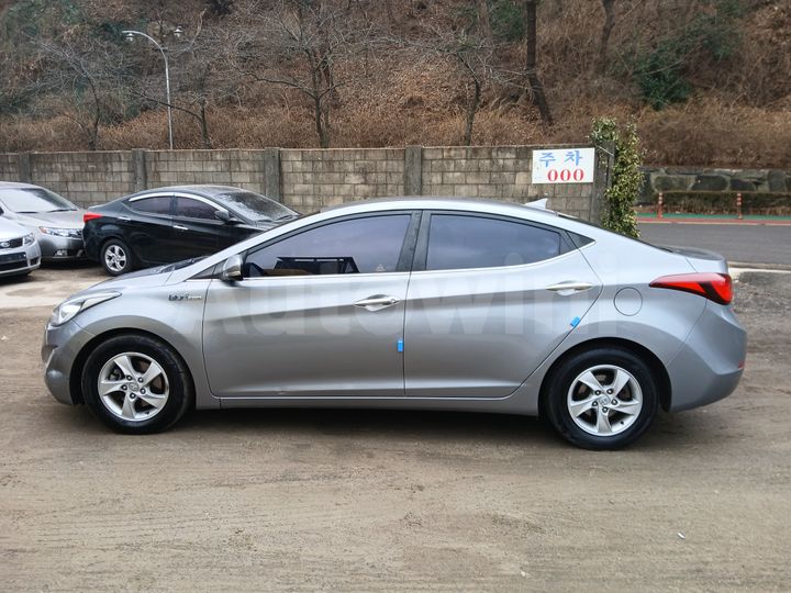 Hyundai Avante 2014 — 4