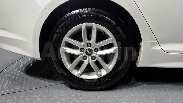 Kia K5 2011 — 5