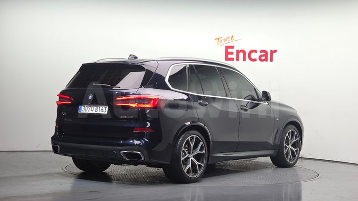 BMW X5 2021 — 2