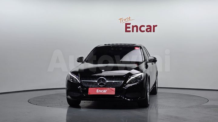 Mercedes Benz C Class 2018 — 3
