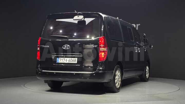 Hyundai Starex 2015 — 2