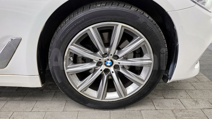 BMW 5 Series 2019 — 5