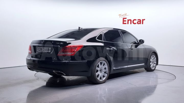 Hyundai Equus 2010 — 2