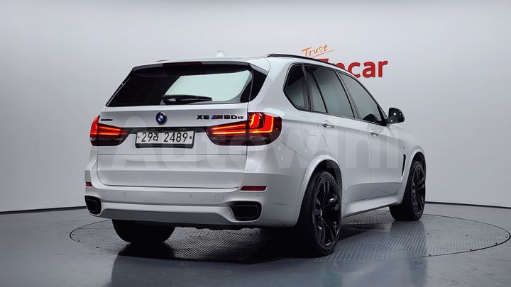 BMW X5 2017 — 2