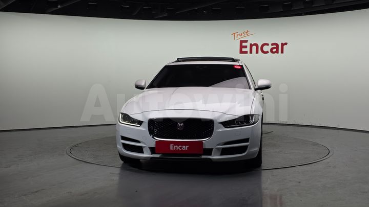 Jaguar XE 2016 — 3