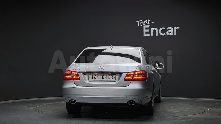 Mercedes-Benz E Class 2010 — 4