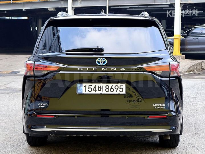 Toyota Sienna 2024 — 3