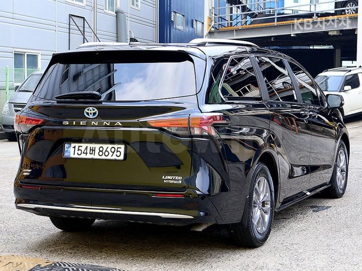 Toyota Sienna 2024 — 4