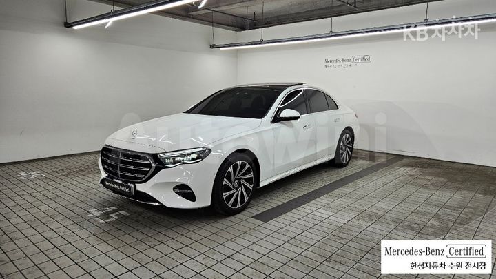 Mercedes Benz E Class 2024 — 2