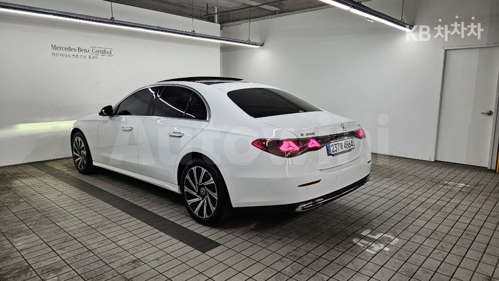 Mercedes Benz E Class 2024 — 4
