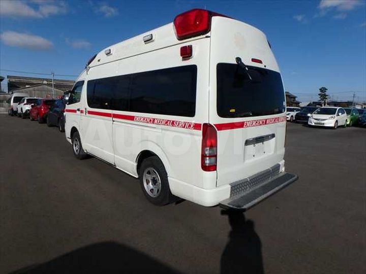 Toyota Hiace 2011 — 3