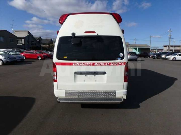 Toyota Hiace 2011 — 4
