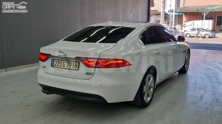 Jaguar XF 2018 — 2