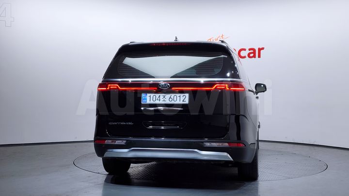Kia Carnival 2021 — 4