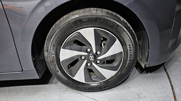 Hyundai Ioniq 2019 — 5