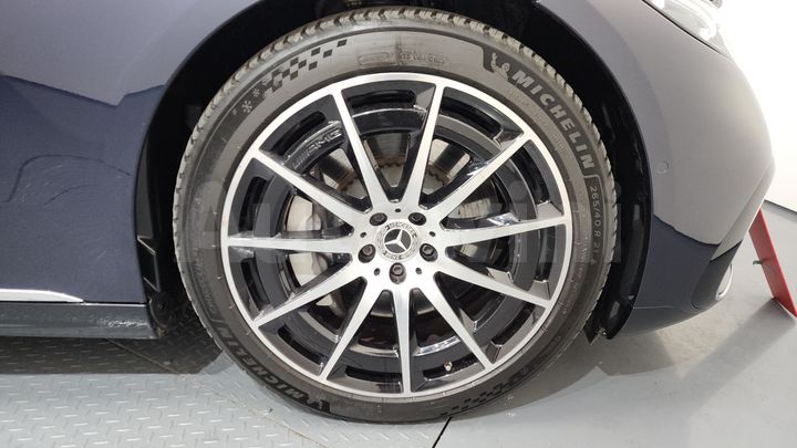 Mercedes Benz EQS