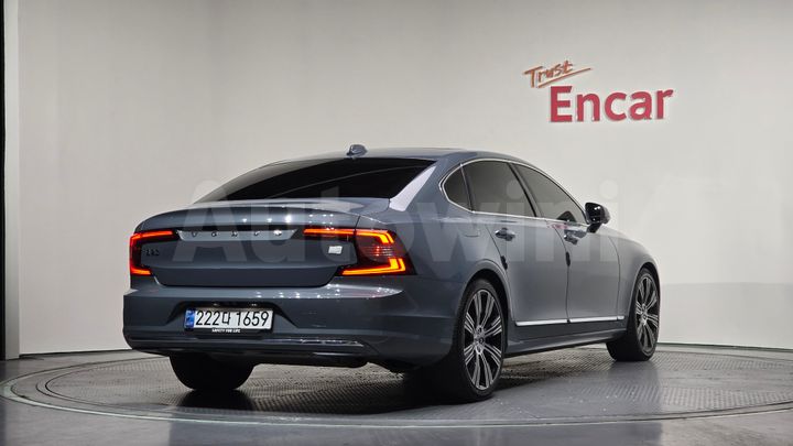 Volvo S90 2021 — 2