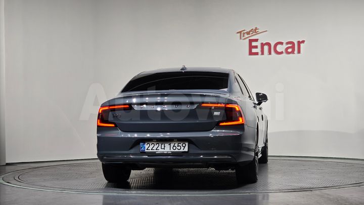 Volvo S90 2021 — 4