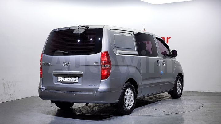 Hyundai Starex 2016 — 2