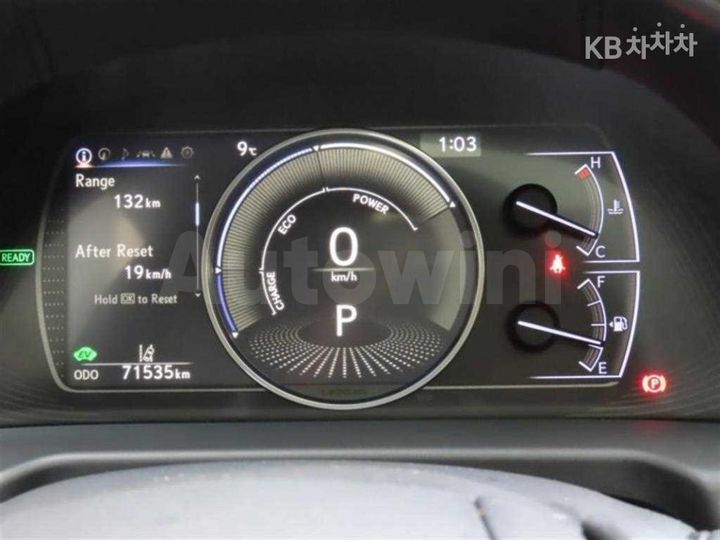 Lexus ES 2019 — 5