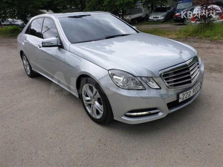 Mercedes Benz E Class 2011 — 3