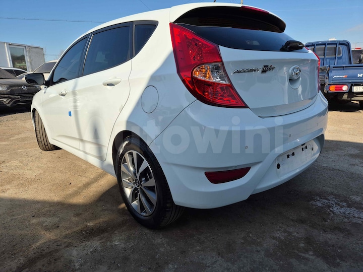Hyundai Accent 2016 — 3