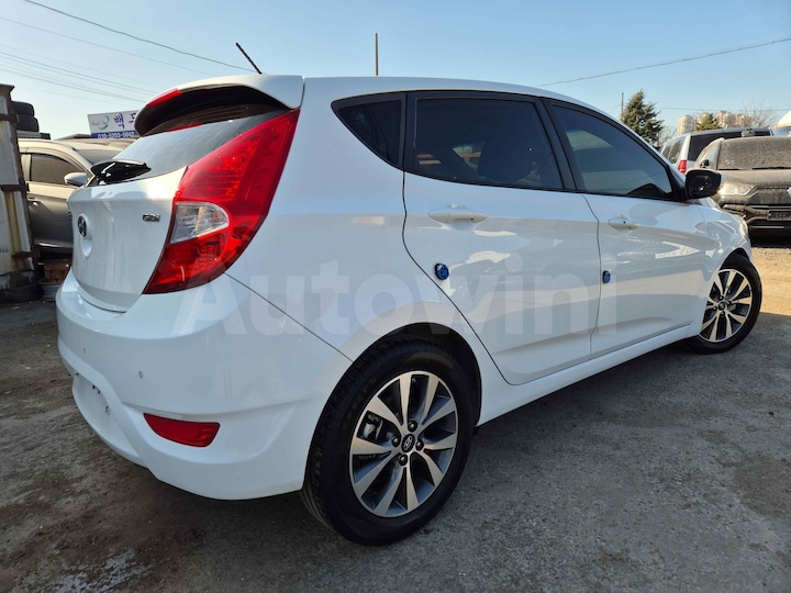 Hyundai Accent 2016 — 5
