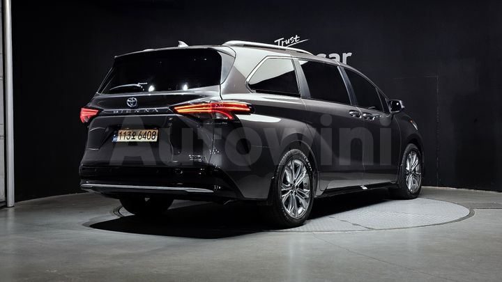 Toyota Sienna 2022 — 2