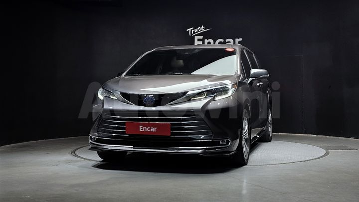 Toyota Sienna 2022 — 3