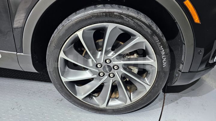 Lincoln Nautilus 2020 — 5