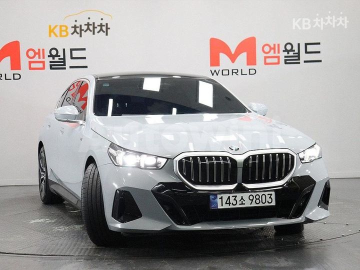 BMW 5 Series 2024 — 2