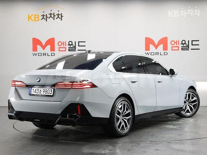 BMW 5 Series 2024 — 3