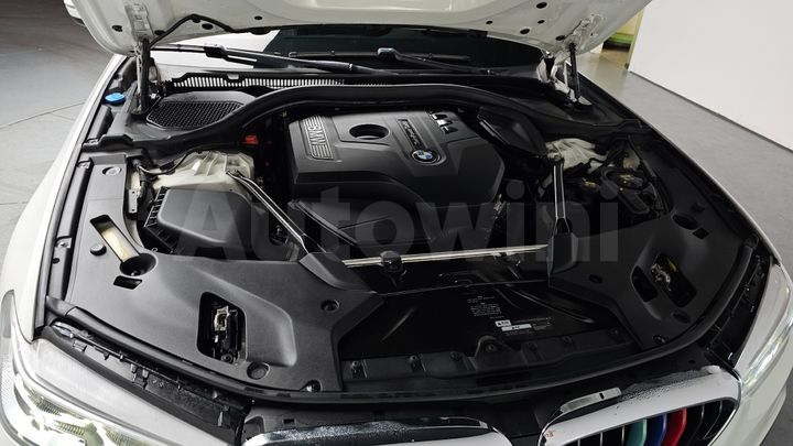 BMW 5 Series 2017 — 5