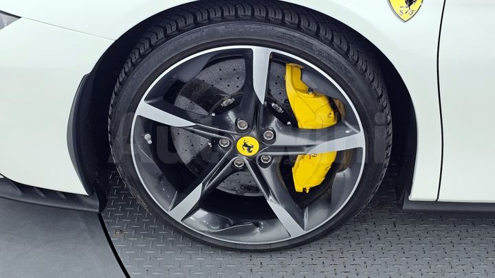 Ferrari SF90