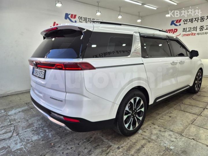 Kia Carnival 2021 — 2