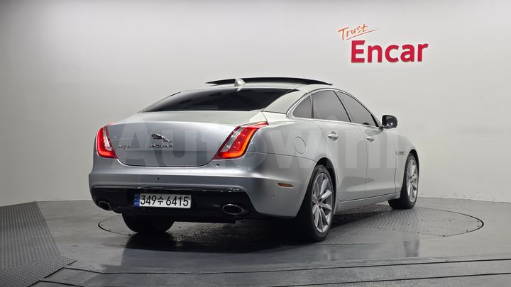 Jaguar XJ 2017 — 2