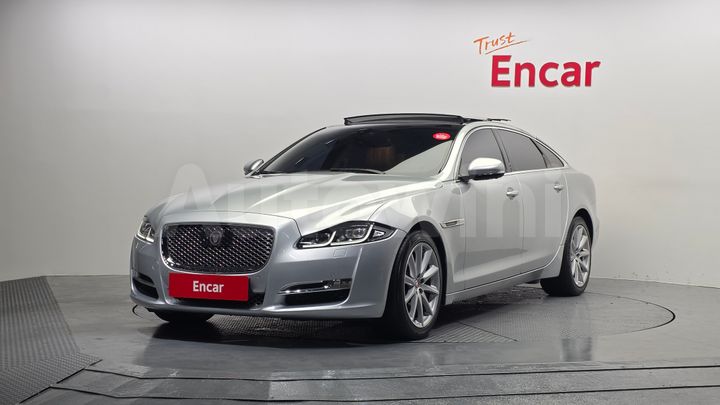 Jaguar XJ 2017 — 3