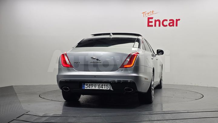 Jaguar XJ 2017 — 4