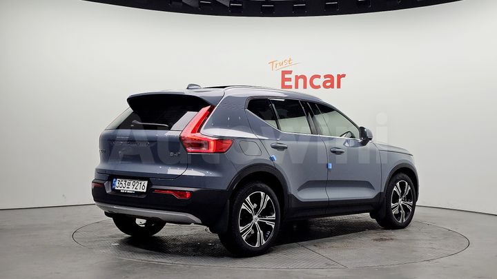 Volvo XC40 2022 — 2