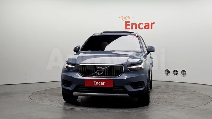Volvo XC40 2022 — 3