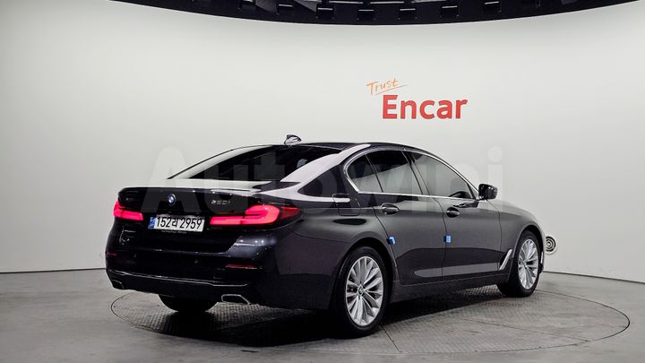 BMW 5 Series 2021 — 2