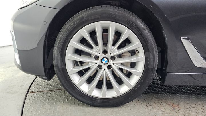 BMW 5 Series 2021 — 5