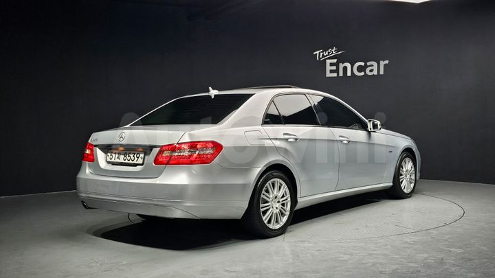 Mercedes Benz E Class 2011 — 2