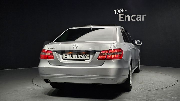 Mercedes Benz E Class 2011 — 4