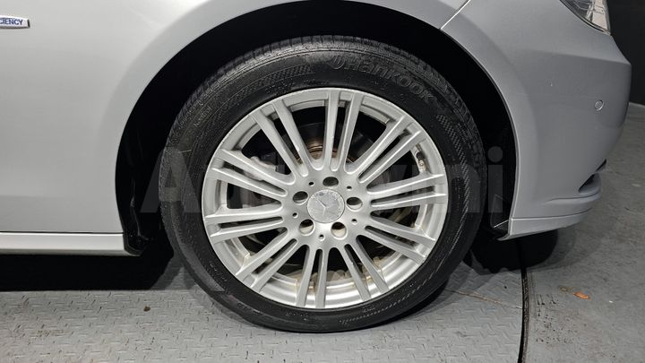 Mercedes Benz E Class 2011 — 5