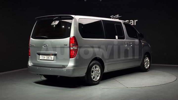 Hyundai Starex 2011 — 2