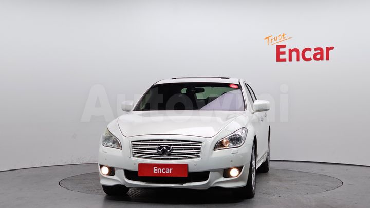 Infiniti M 2011 — 3